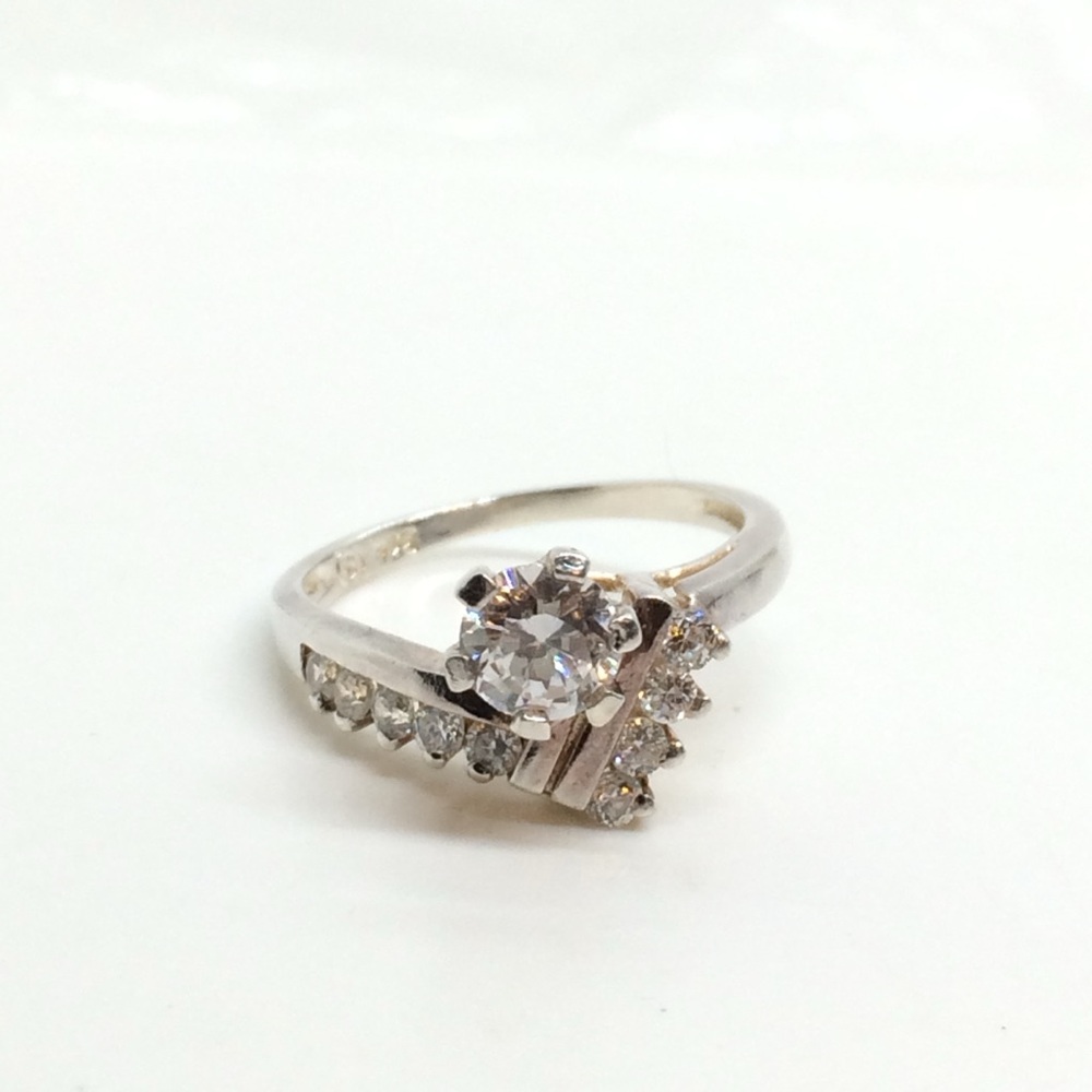 925 STERLING CUBIC ZIRCONIA CZ CHANNEL SET ART DECO STYLE RING SIZE 8.5